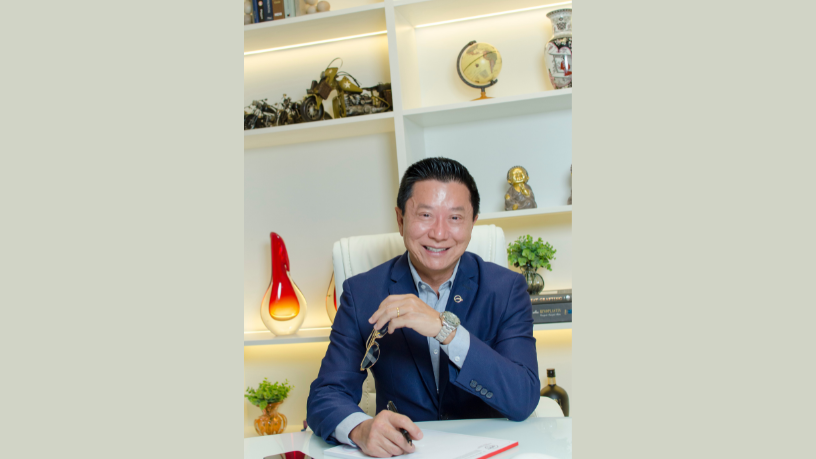 Prótese de silicone redonda ou anatômica? Milton Seigi Hayashi explica as diferenças reais para um resultado equilibrado.