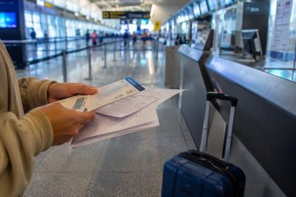 Passagens aéreas com desconto podem transformar viagens urgentes em alívio financeiro