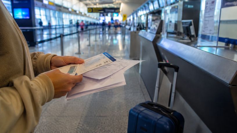 Passagens aéreas com desconto podem transformar viagens urgentes em alívio financeiro