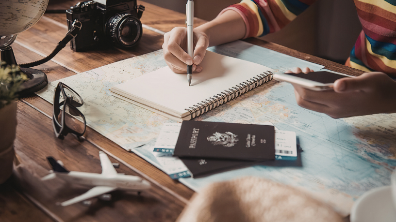 Cada vez mais brasileiros usam inteligência artificial para planejar suas viagens, mostra pesquisa do Google