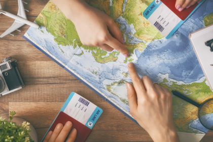 Cada vez mais brasileiros usam inteligência artificial para planejar suas viagens, mostram pesquisas recentes