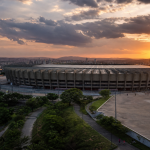 Vista externa do Mineirão, em Belo Horizonte, sem textos ou marcas, em referência ao debate sobre publicidade de casas de apostas